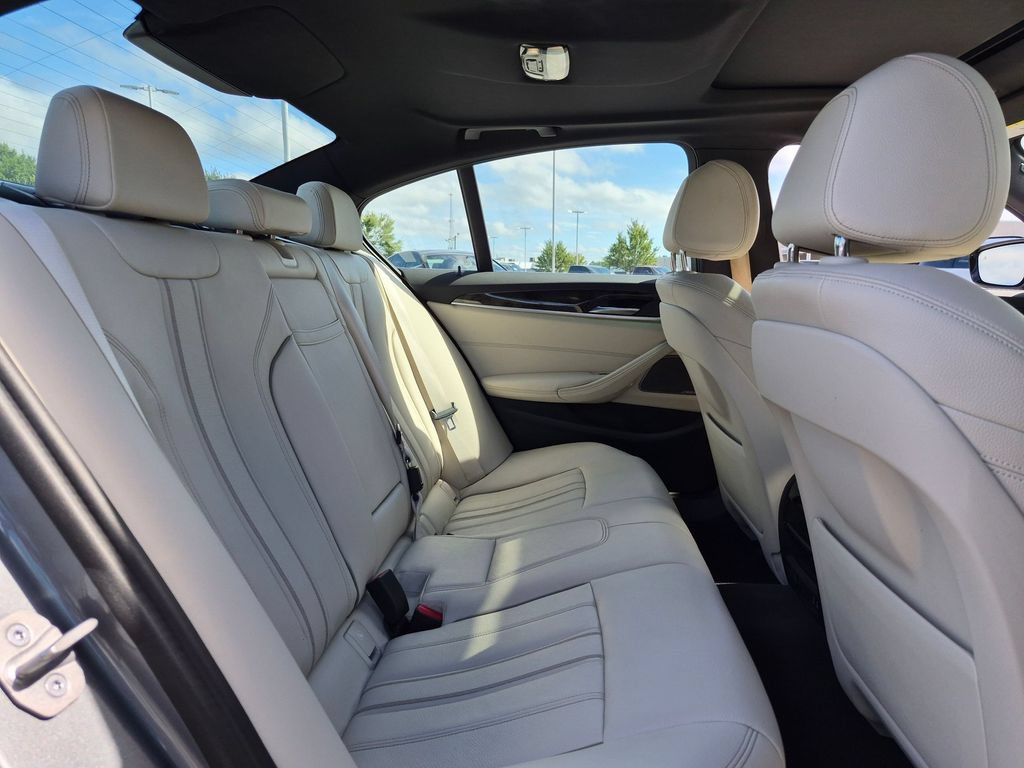 Used 2023 BMW 530i w/ Premium Package RWD image 23