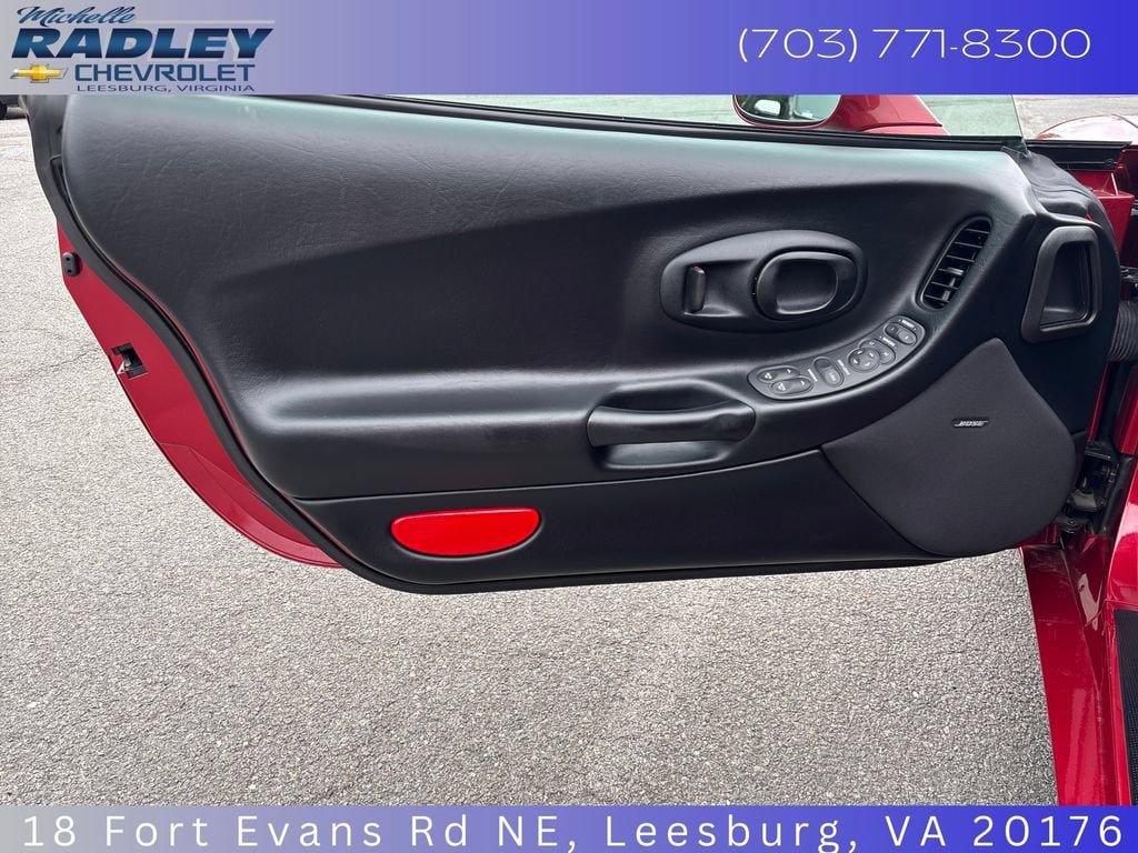 Used 2004 Chevrolet Corvette Convertible w/ Preferred Equipment Group RWD image 13