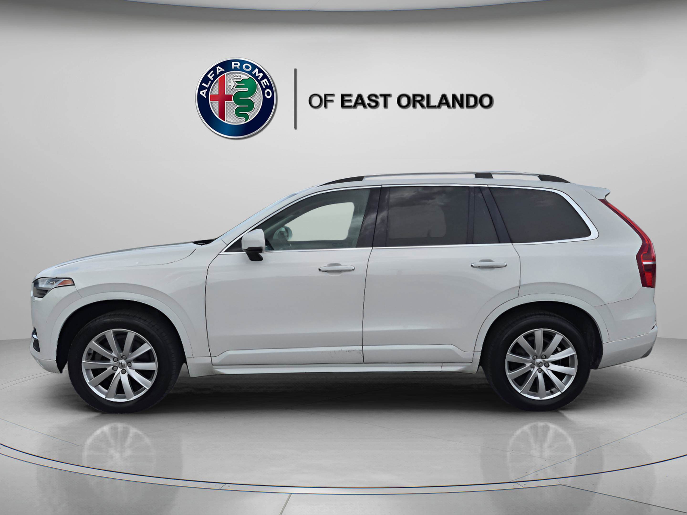 Used 2017 Volvo XC90 T6 Momentum w/ Vision Package AWD/4WD image 4