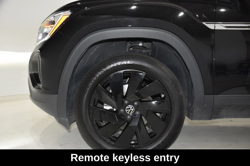 Used 2025 Volkswagen Atlas Cross Sport SE FWD image 8