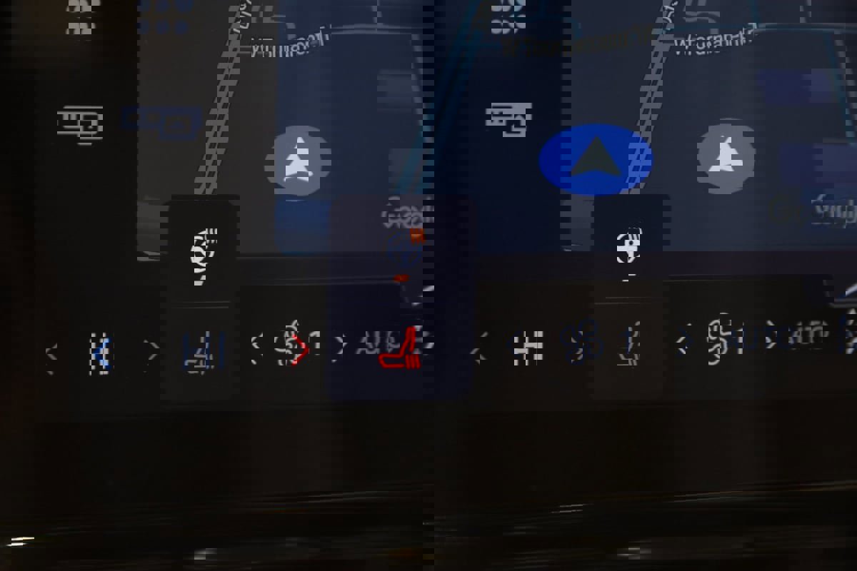 Used 2025 Lincoln Nautilus Premier image 8