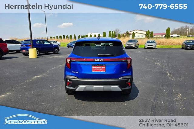 Used 2024 Kia Seltos LX AWD/4WD image 30