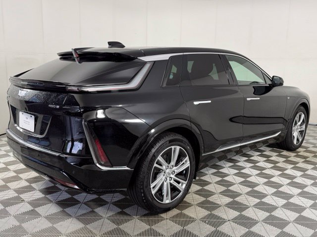Certified 2024 Cadillac Lyriq Tech w/ Driver Assist Package RWD image 9
