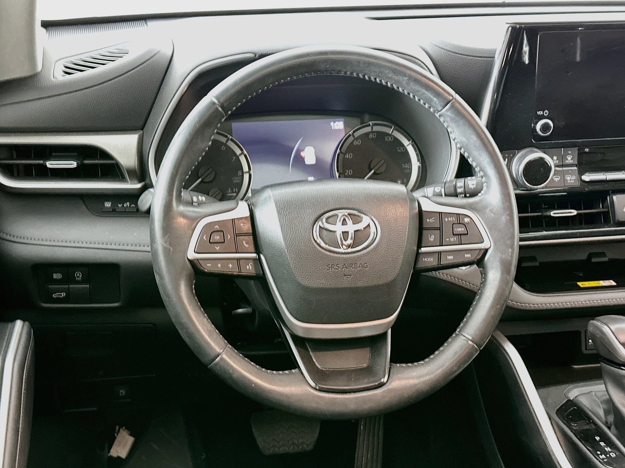Used 2023 Toyota Highlander XLE FWD image 18