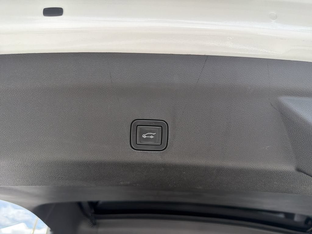 Used 2021 Chevrolet Tahoe RST RWD image 12