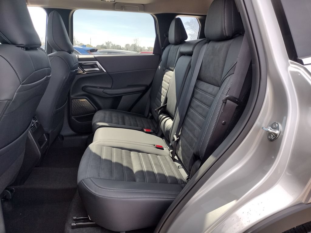 New 2026 Mitsubishi Outlander SE AWD/4WD image 9