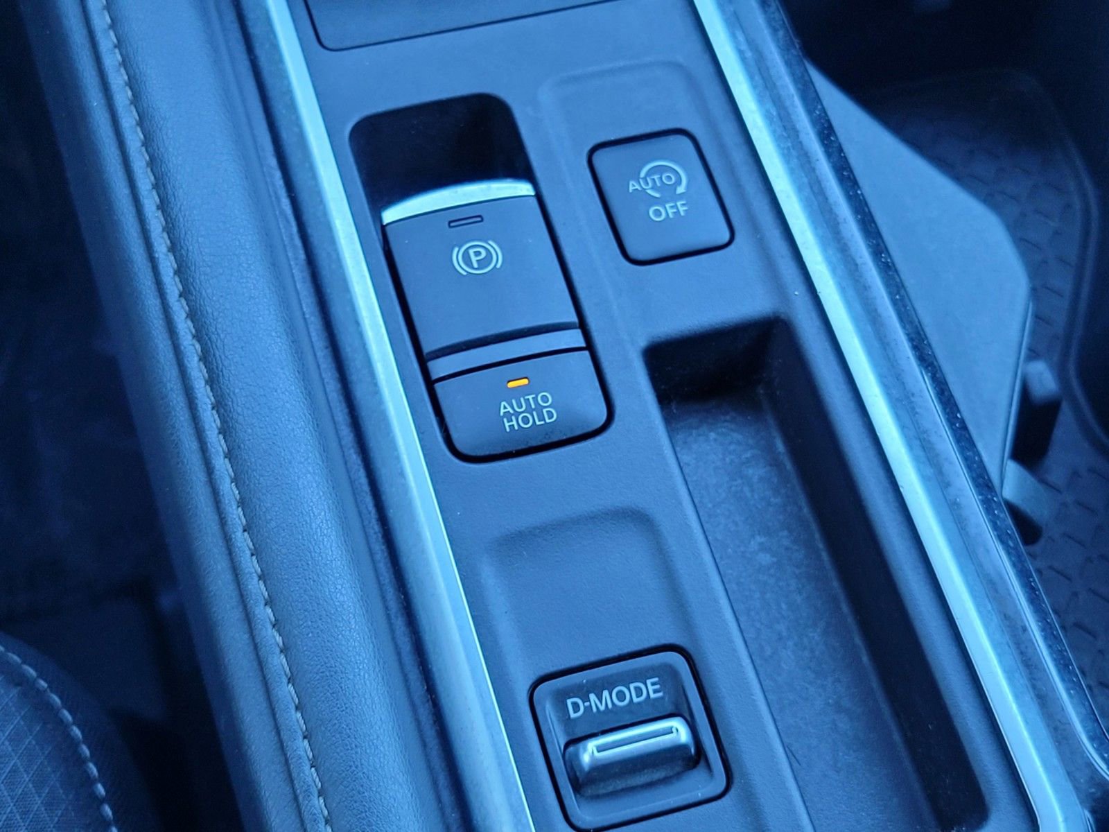 Used 2024 Nissan Pathfinder SV image 25