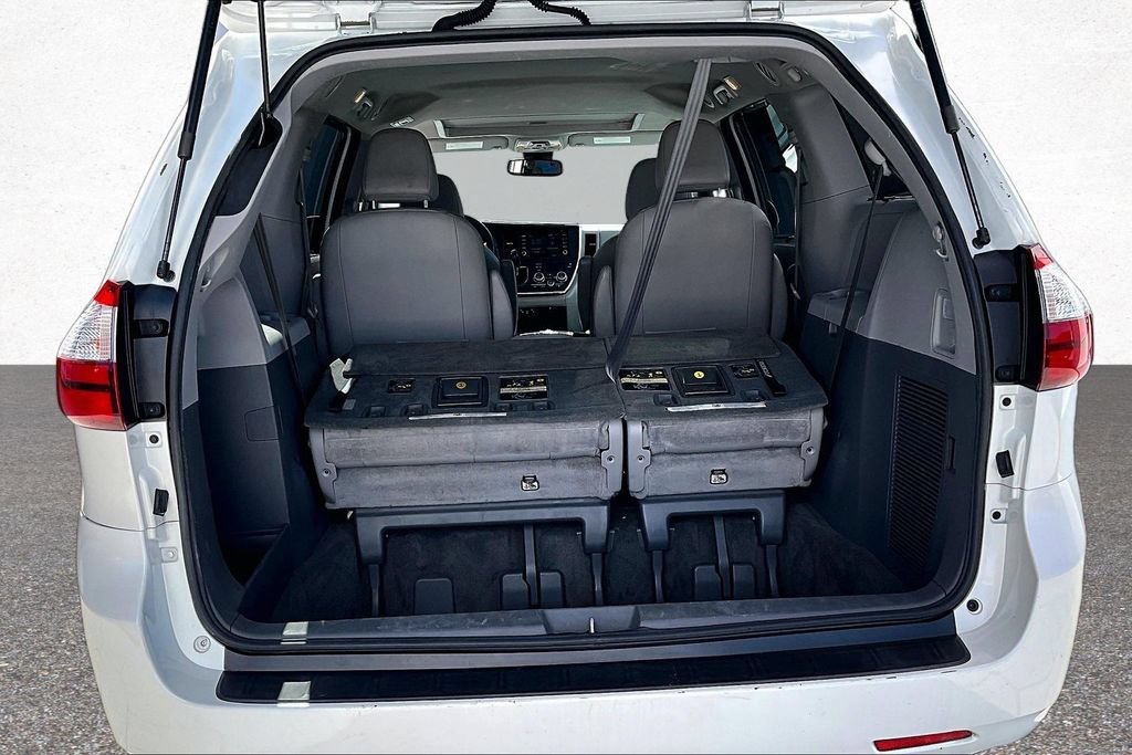 Used 2018 Toyota Sienna XLE AWD/4WD image 25