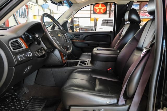 Used 2011 Chevrolet Silverado 2500 LTZ w/ LTZ Plus Package AWD/4WD image 6