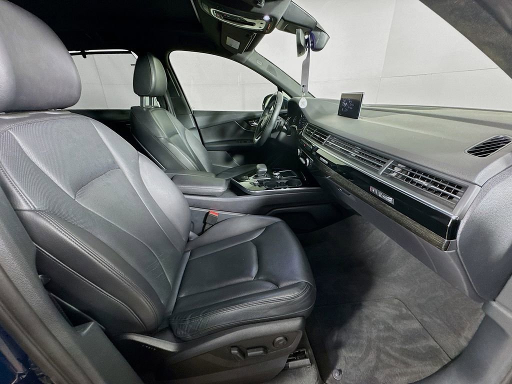 Used 2019 Audi Q7 3.0T Prestige w/ Prestige Package AWD/4WD image 37