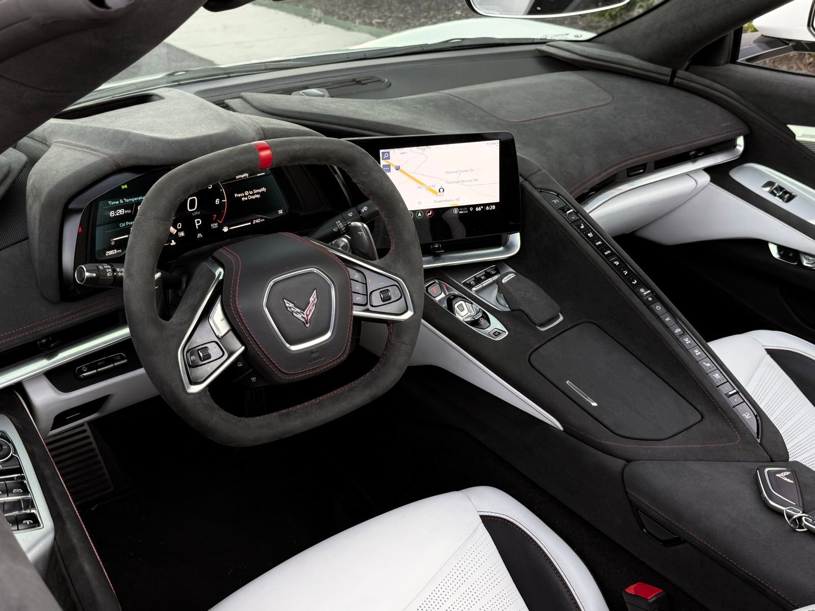 Used 2023 Chevrolet Corvette Stingray Premium Conv w/ Z51 Performance Package image 7