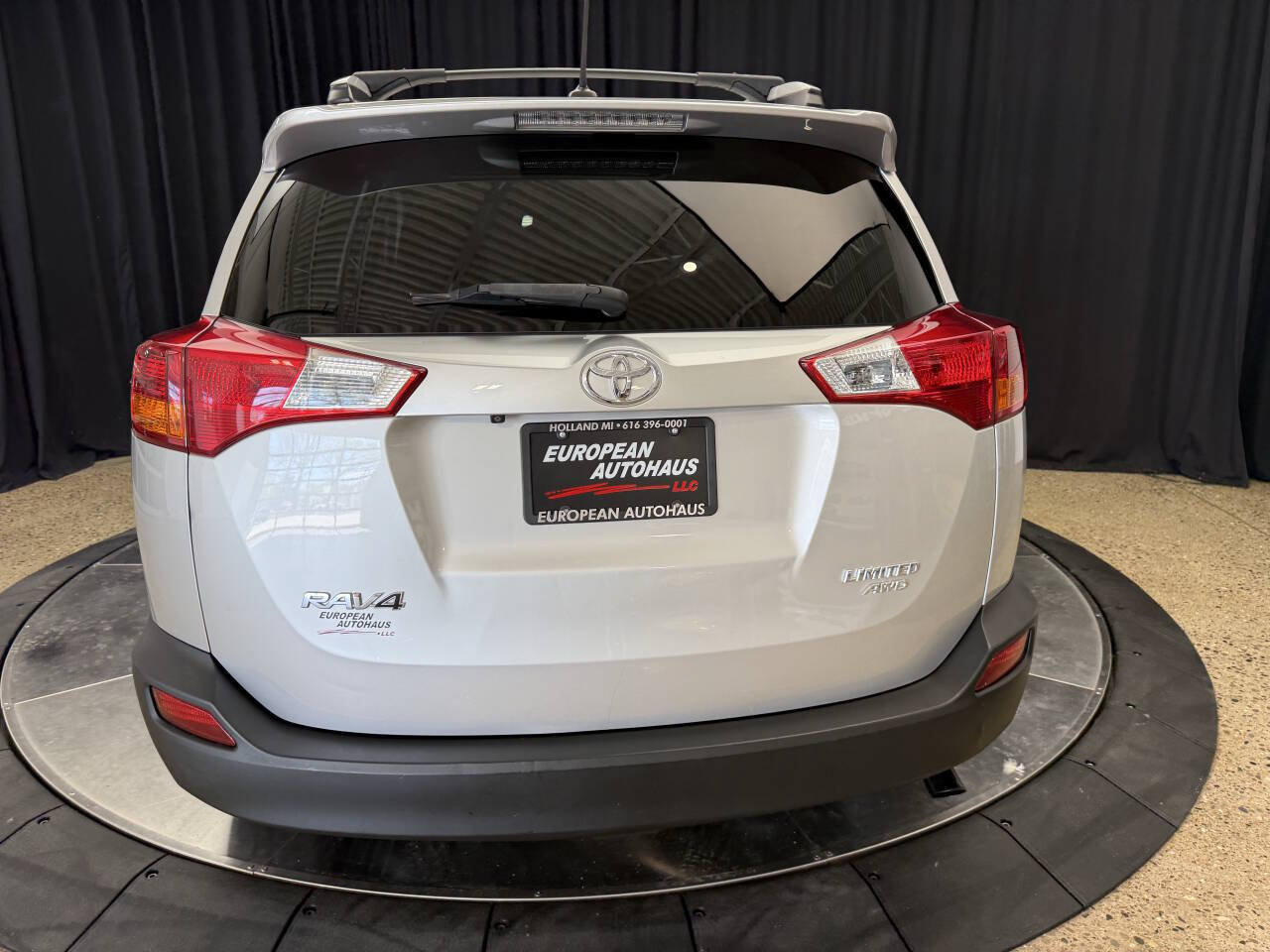 Used 2013 Toyota RAV4 Limited AWD/4WD image 7