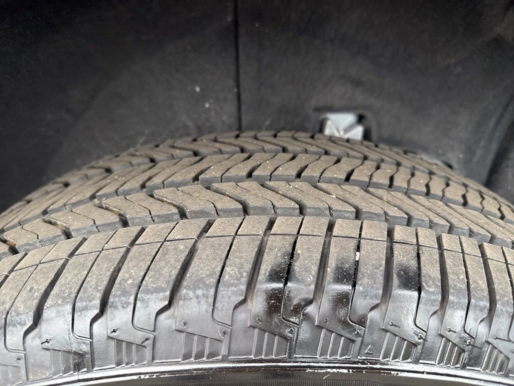 Used 2025 GMC Acadia Elevation FWD image 34