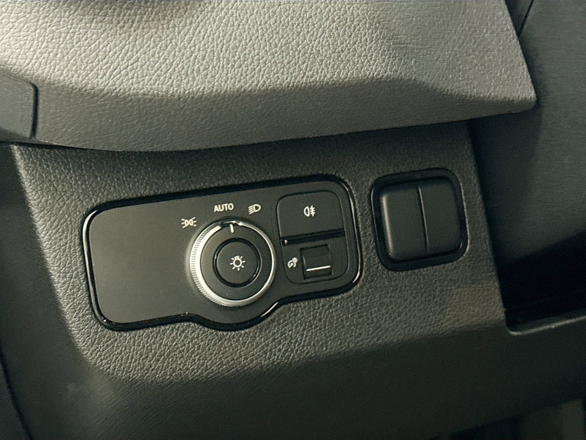 Used 2025 Mercedes-Benz Sprinter 2500 image 11