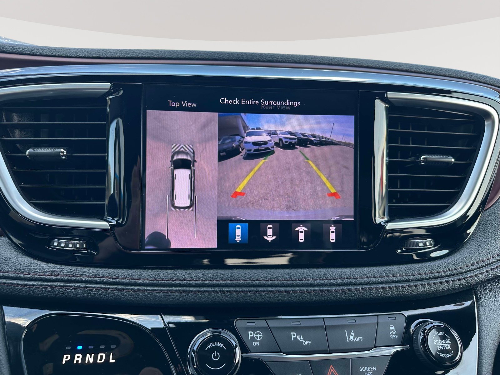 Used 2020 Chrysler Pacifica Limited image 12