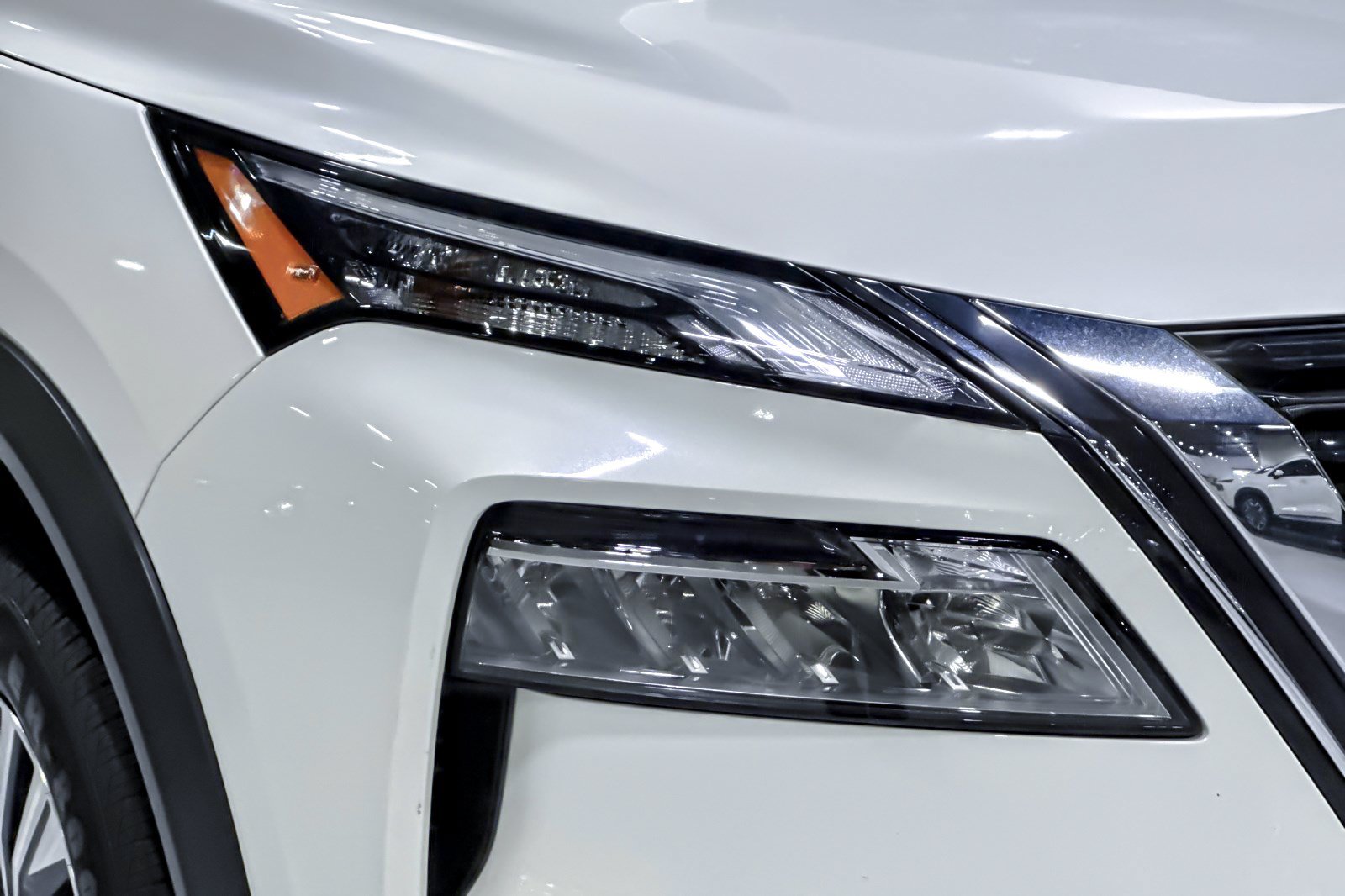 Used 2023 Nissan Rogue SV FWD image 10