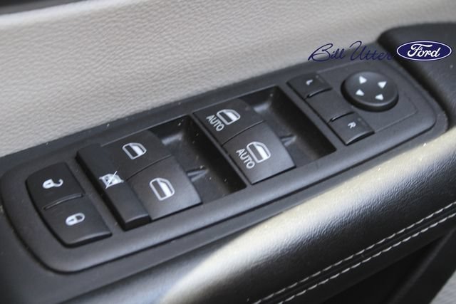 Used 2023 Chrysler Pacifica Touring-L FWD image 20