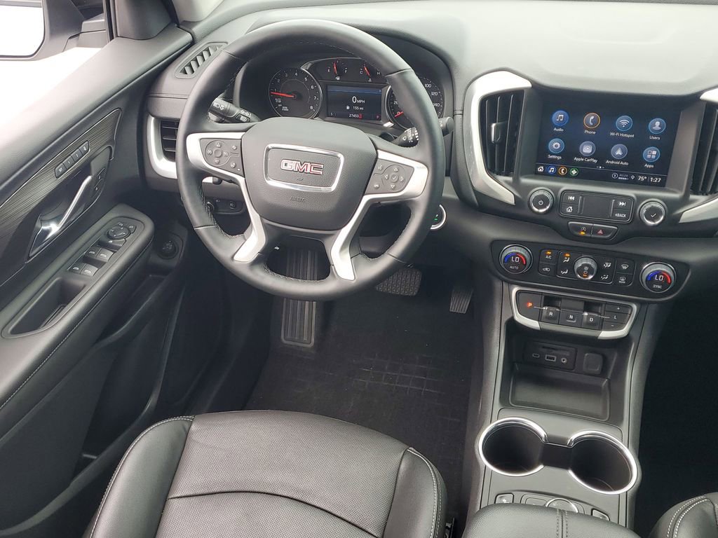 Used 2023 GMC Terrain SLT w/ Elevation Edition image 17
