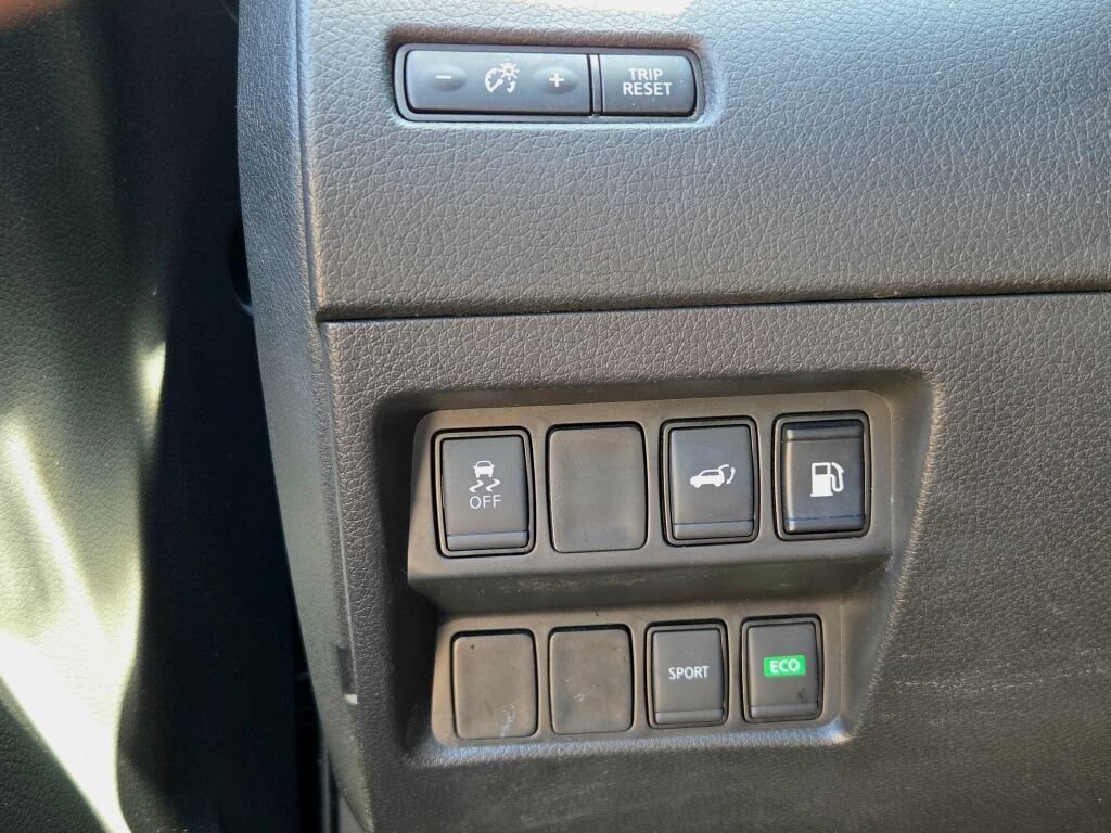 Used 2018 Nissan Rogue SV FWD image 26