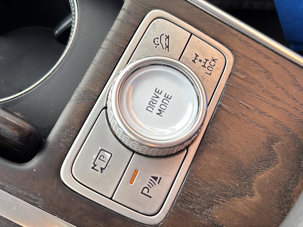 Used 2023 Genesis GV80 2.5T w/ Prestige 20" Package image 33