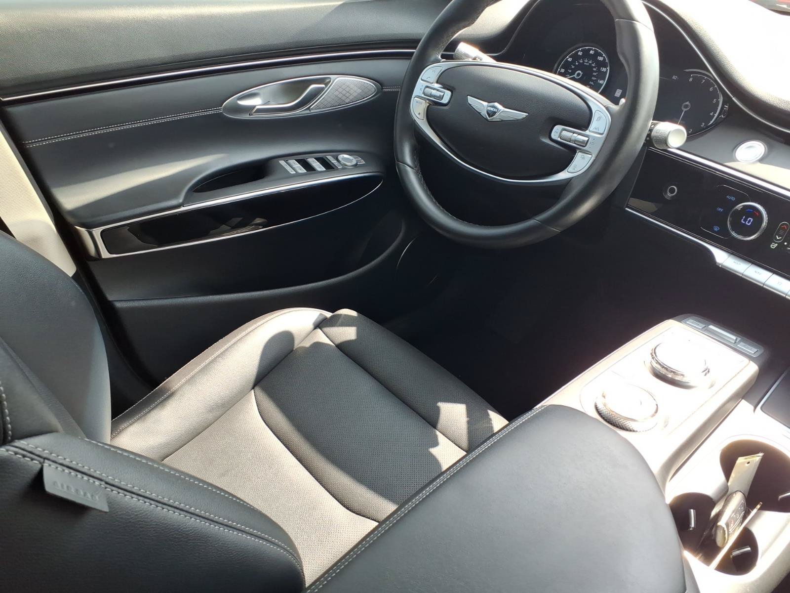 Used 2025 Genesis GV70 2.5T AWD/4WD image 16