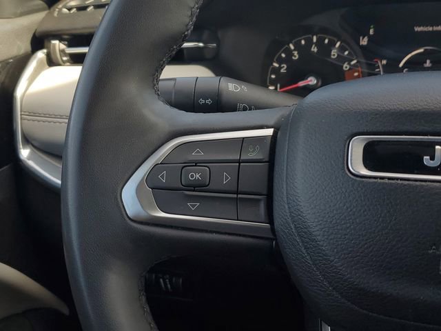 Used 2023 Jeep Compass Limited image 21