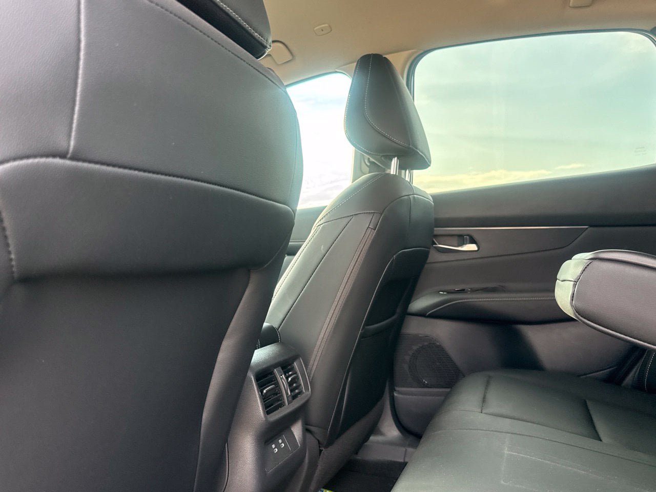 Certified 2025 Nissan Murano SV FWD image 37