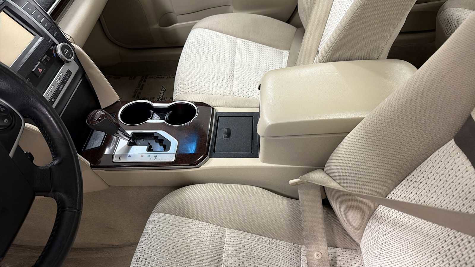 Used 2013 Toyota Camry XLE w/ Convenience Pkg image 23