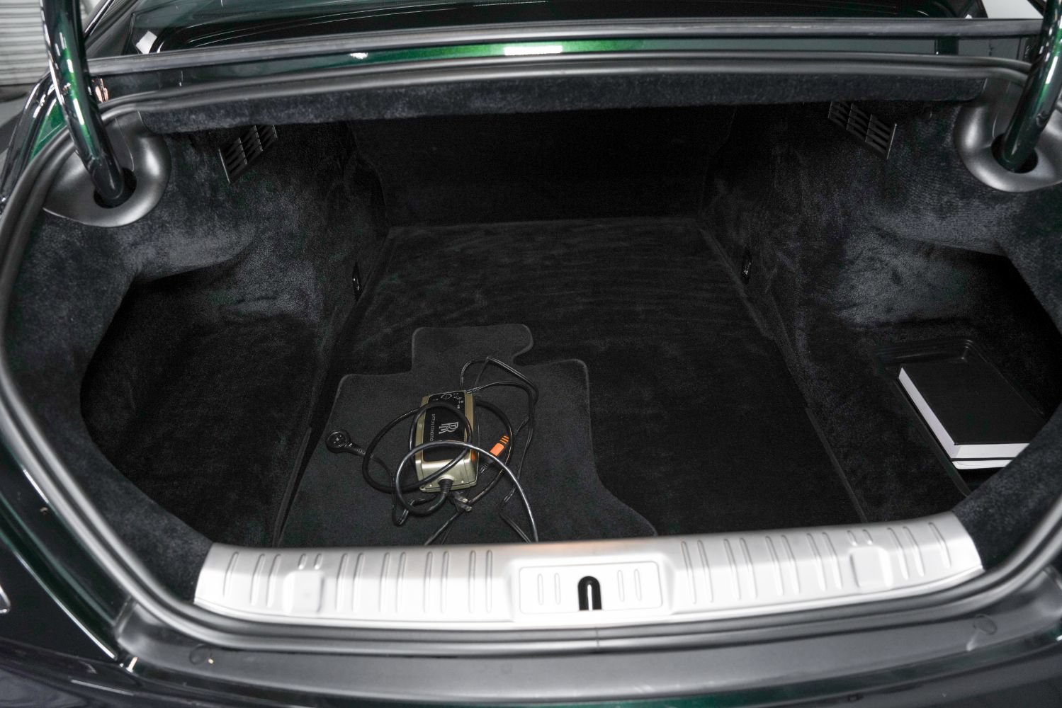 Used 2017 Rolls-Royce Wraith RWD image 50