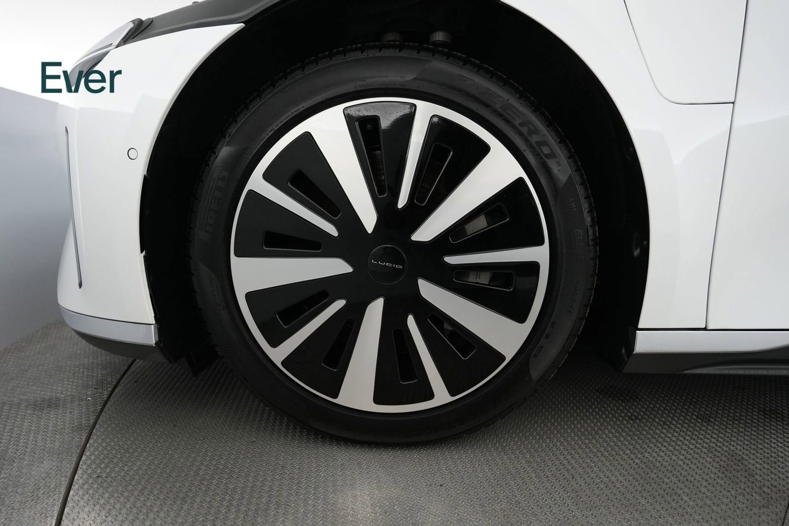 Used 2023 Lucid Air Touring image 19