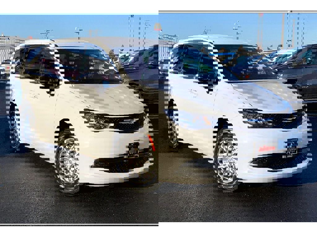 New 2026 Chrysler Voyager LX image 2