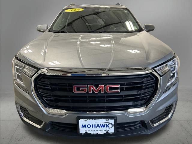Used 2024 GMC Terrain SLE AWD/4WD image 9