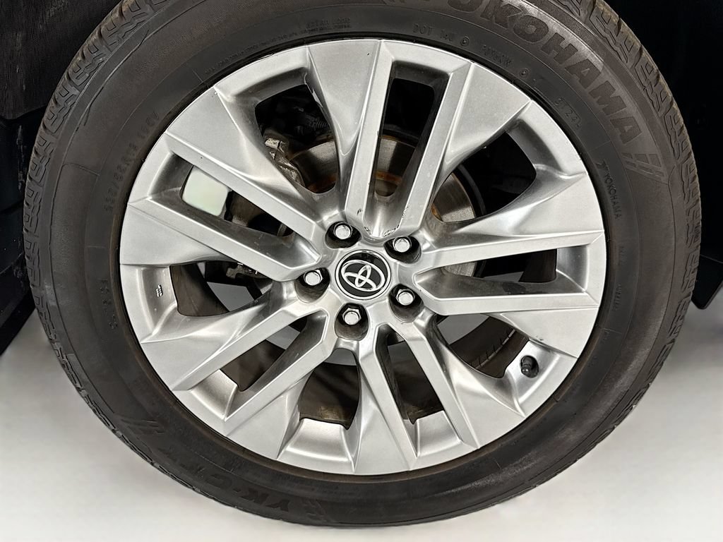 Used 2023 Toyota RAV4 XLE Premium FWD image 33