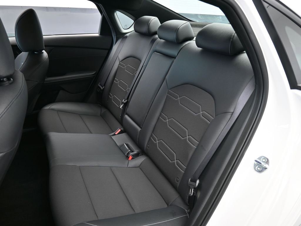 Used 2024 Kia Forte GT-Line image 35