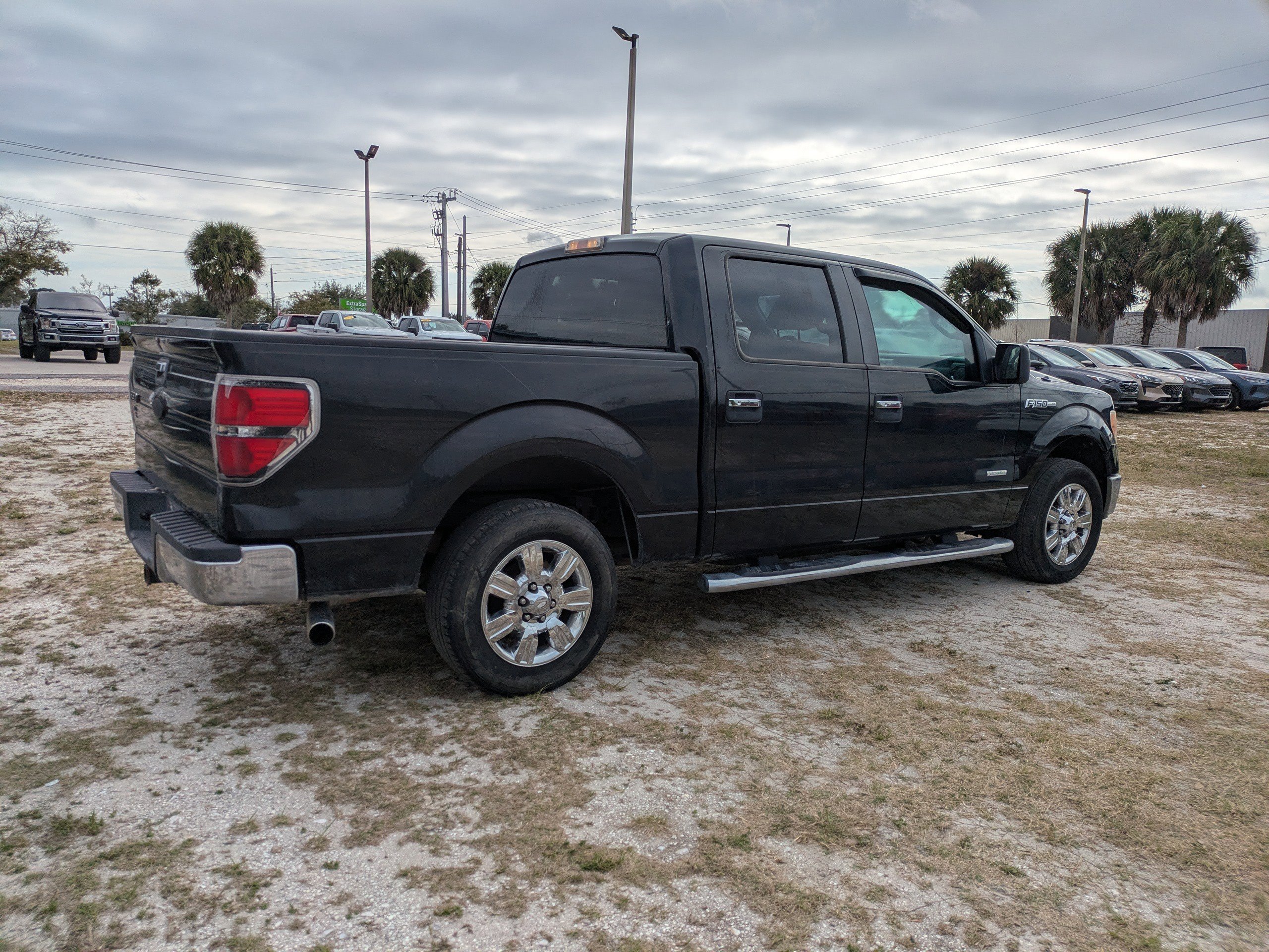 Used 2011 Ford F150 XLT w/ XLT Chrome Pkg image 4