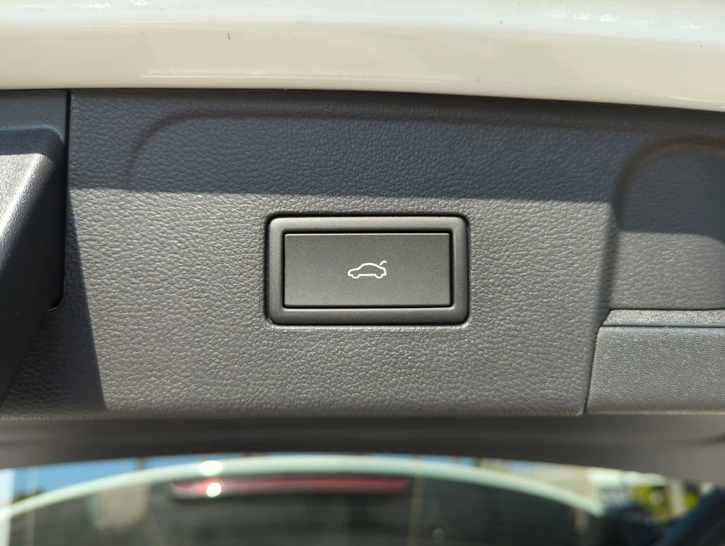 New 2026 Volkswagen Atlas SE image 17