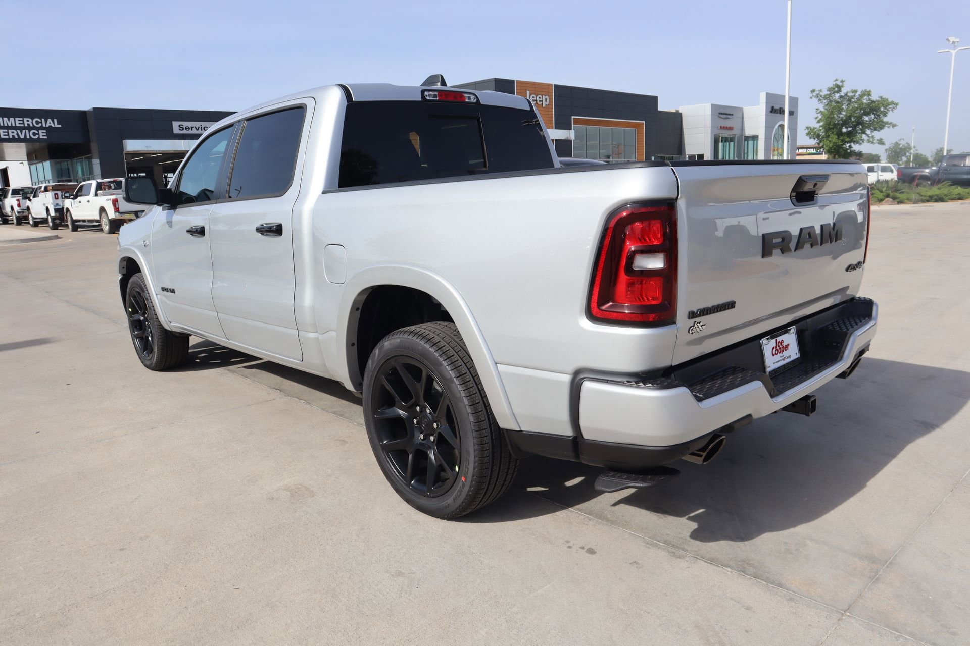 New 2026 RAM 1500 Laramie AWD/4WD image 24