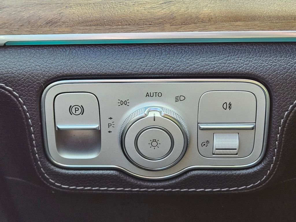 Certified 2020 Mercedes-Benz GLE 350 4MATIC image 23