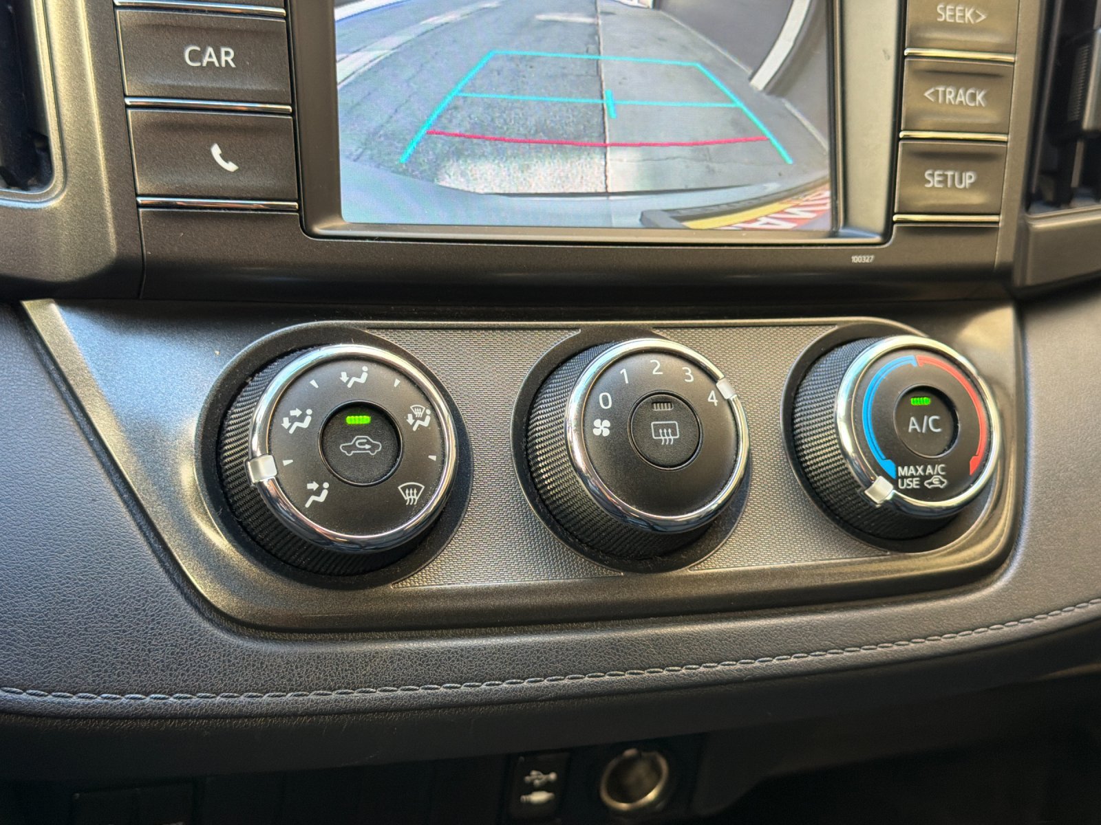 Used 2015 Toyota RAV4 LE FWD image 26
