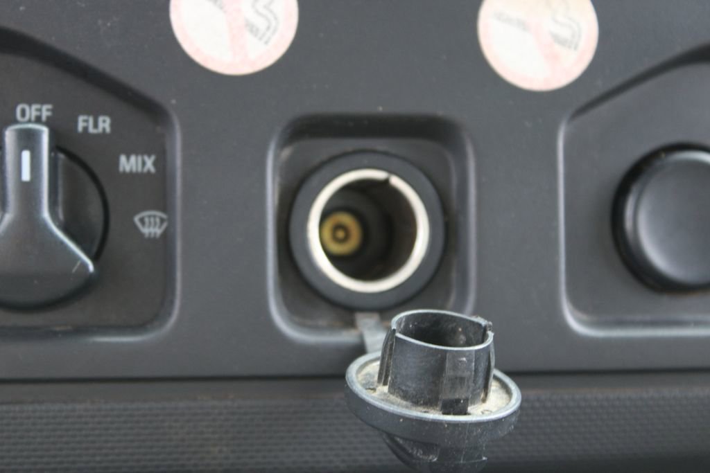 Used 2015 Ford E-350 and Econoline 350 Super Duty image 32