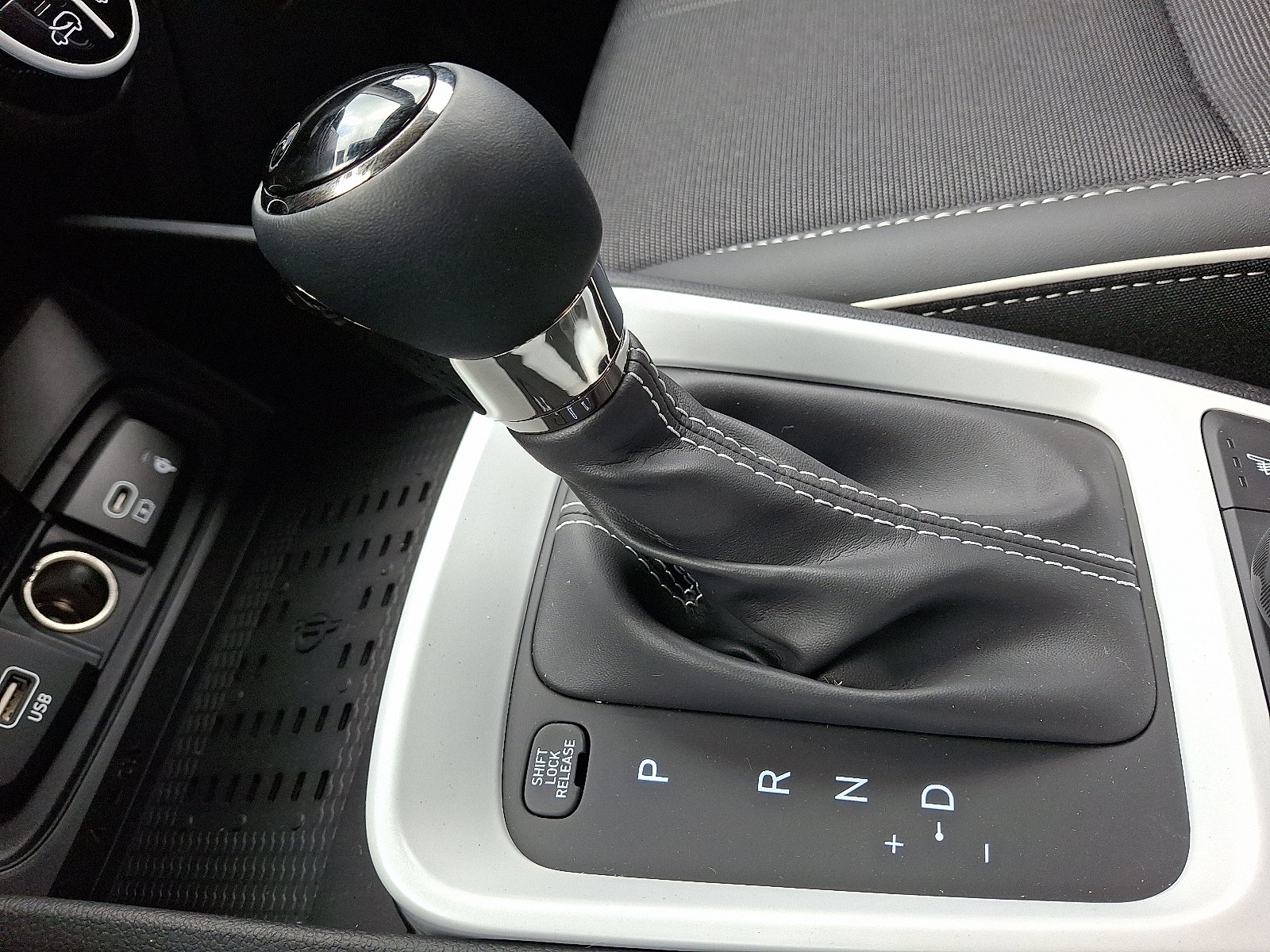 New 2025 Hyundai Venue Limited image 10