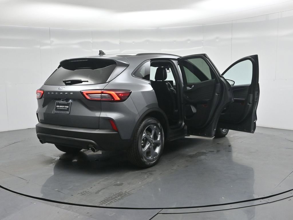 Certified 2025 Ford Escape ST-Line image 6