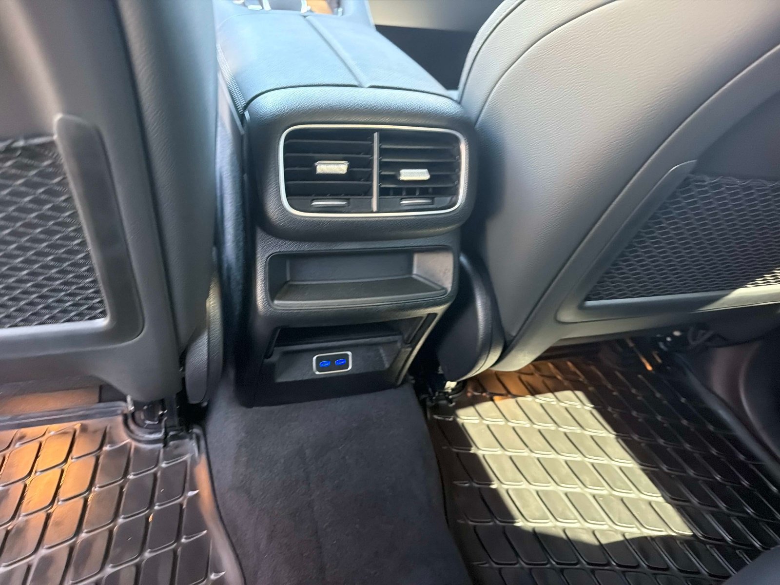 Certified 2025 Mercedes-Benz GLE 350 4MATIC w/ Winter Package image 16
