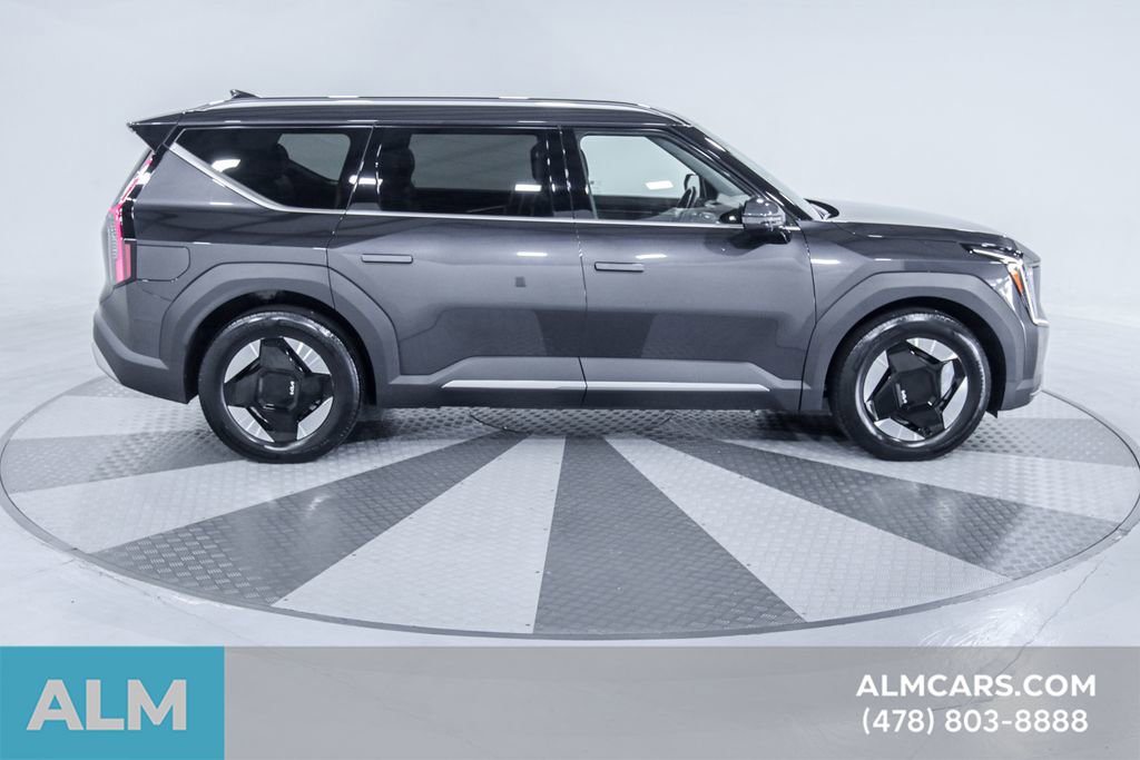 Used 2024 Kia EV9 Wind image 14