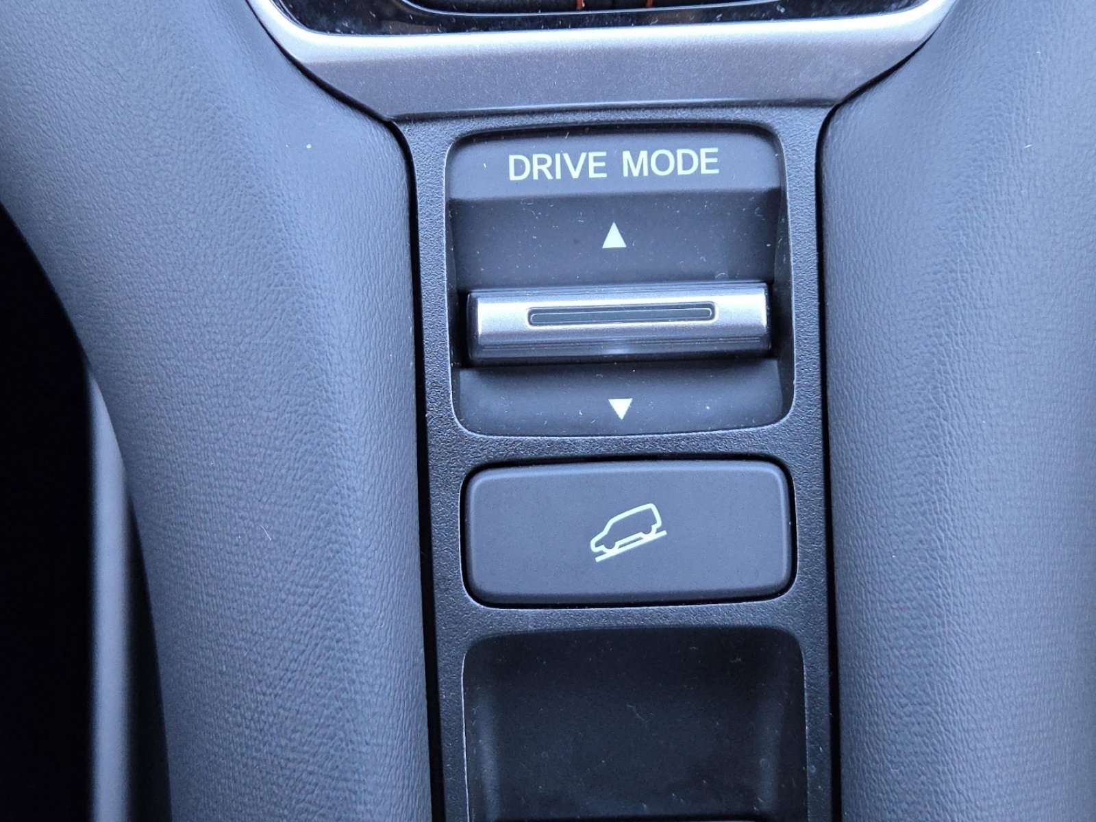 Used 2025 Honda HR-V Sport image 8