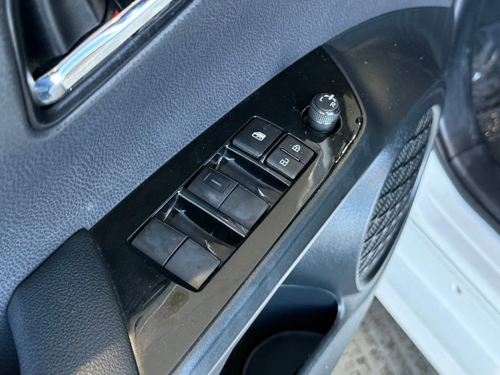 Certified 2021 Toyota Prius image 18