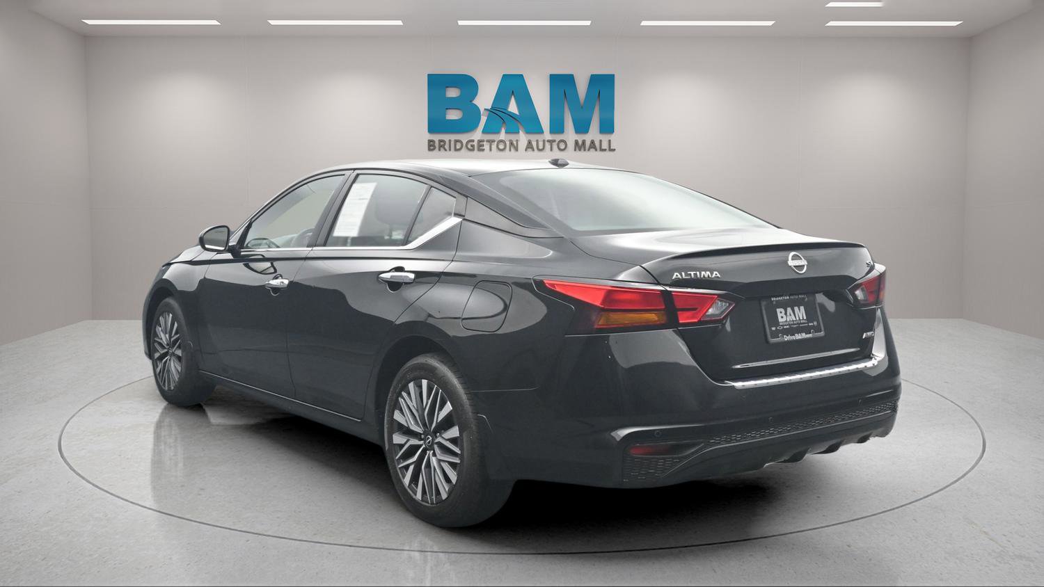 Used 2023 Nissan Altima 2.5 SV AWD/4WD image 7