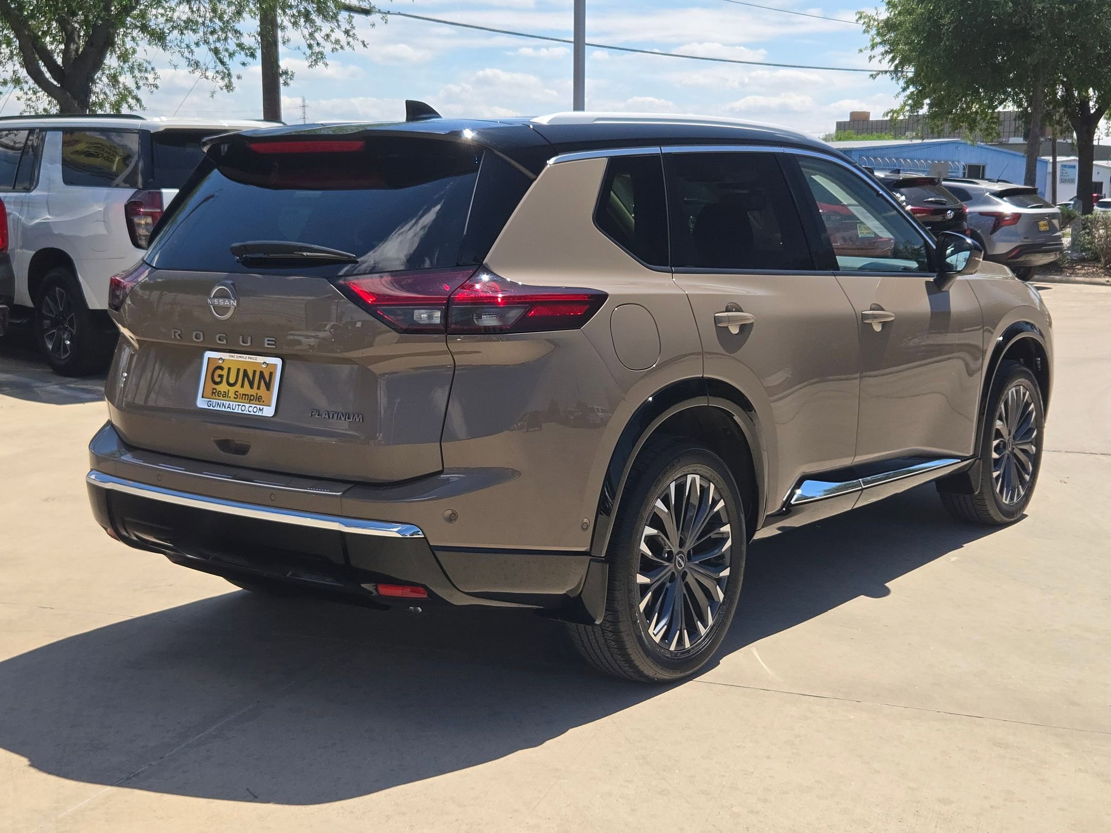 Certified 2024 Nissan Rogue Platinum image 3