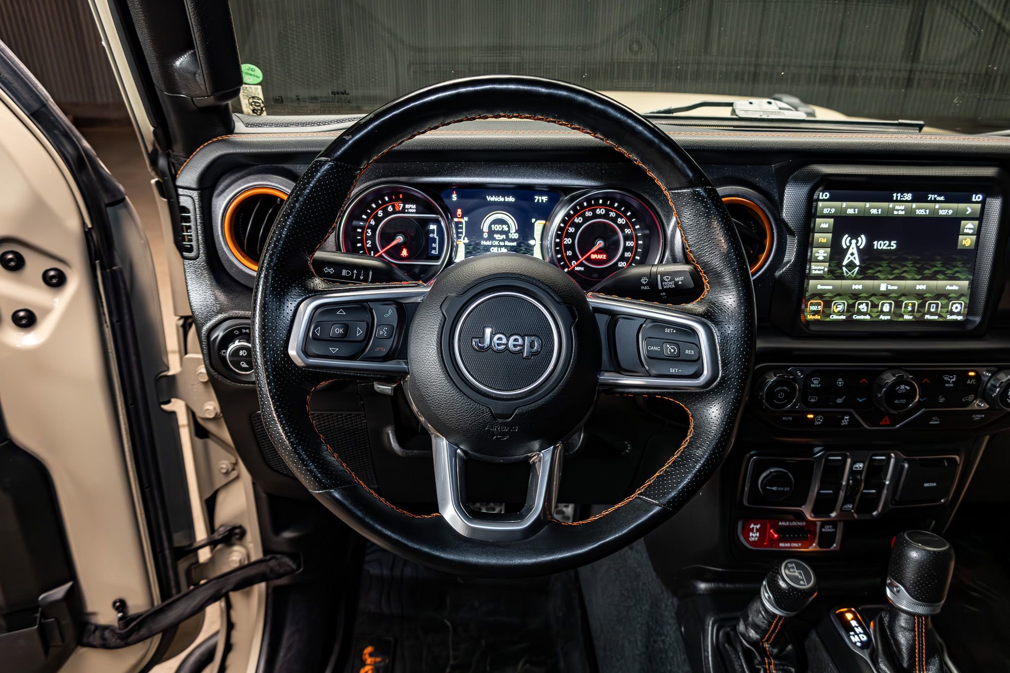 Used 2022 Jeep Gladiator Mojave w/ LED Lighting Group AWD/4WD image 17