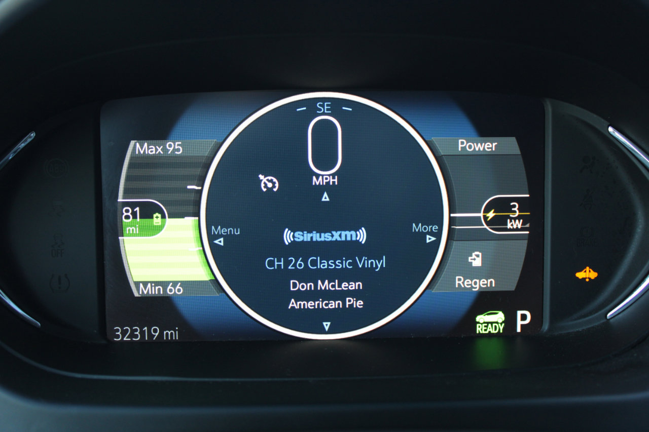 Used 2020 Chevrolet Bolt Premier w/ Infotainment Package image 19